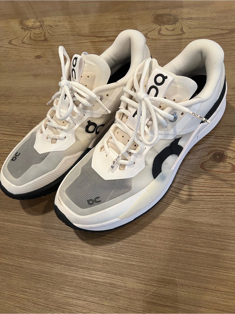 THE ROGER Pro 2 Clay Mens On Sneakers